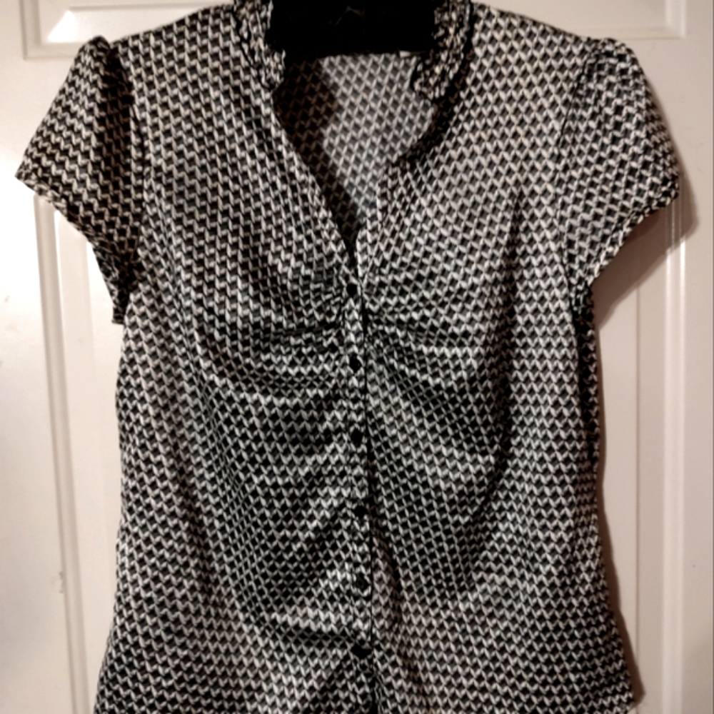 🐈⬛ Delightful Ruffled Abstract Black Grey White Silky Satin Button Blouse - 16
